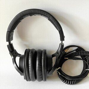 Audio-Technica ATH-M40x Professional Studio Monitor Over-Ear Headphones Black